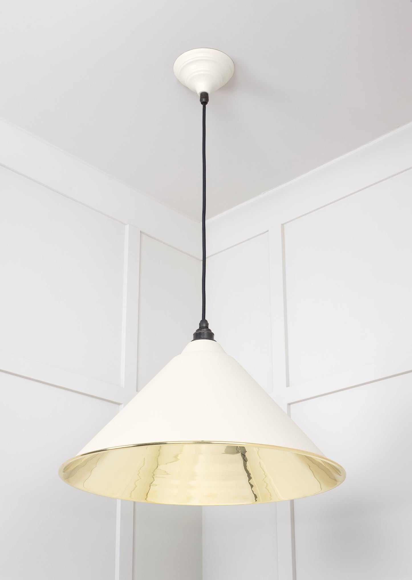 Smooth Brass Hockley Pendant Light Teasel, Underside.