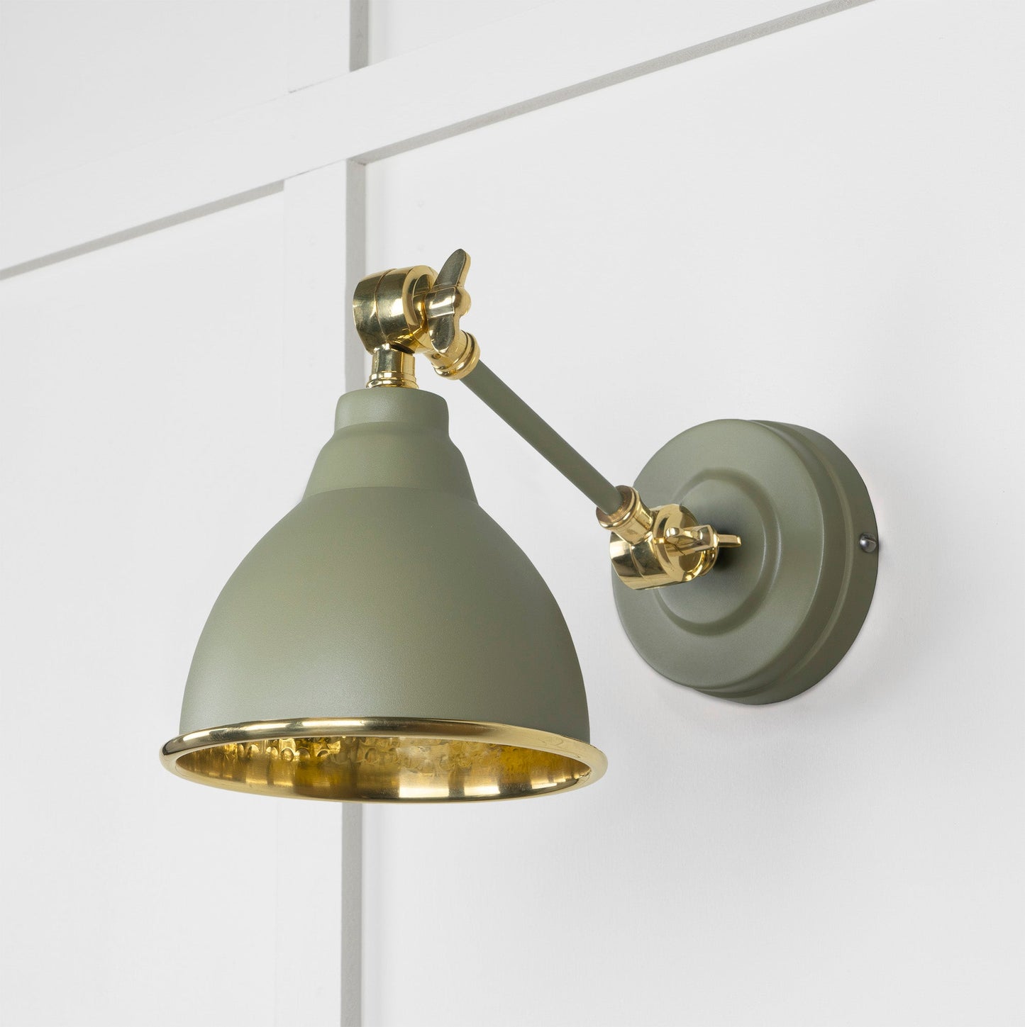 Hammered Brass Brindley Wall Light Tump, Front Side.