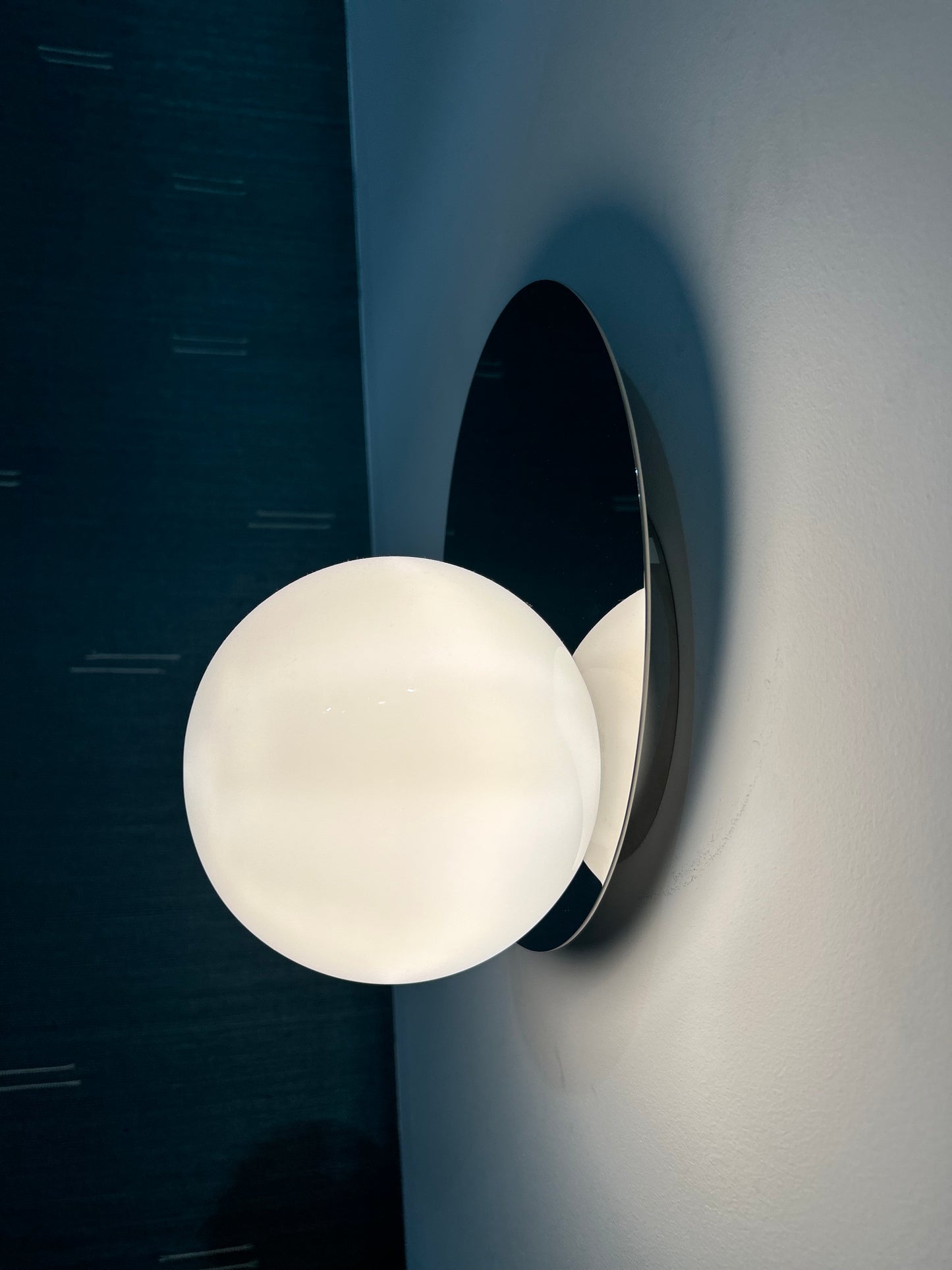 Pimlico Sealed Dot, Off Centre, product shot