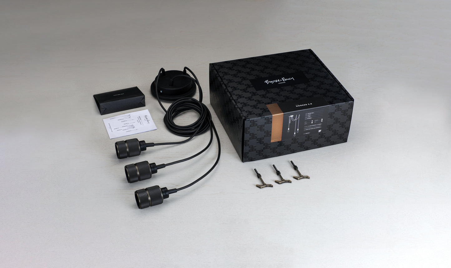 Smoked bronze Hooked 3.0 / Nude Pendant Celling light packaging