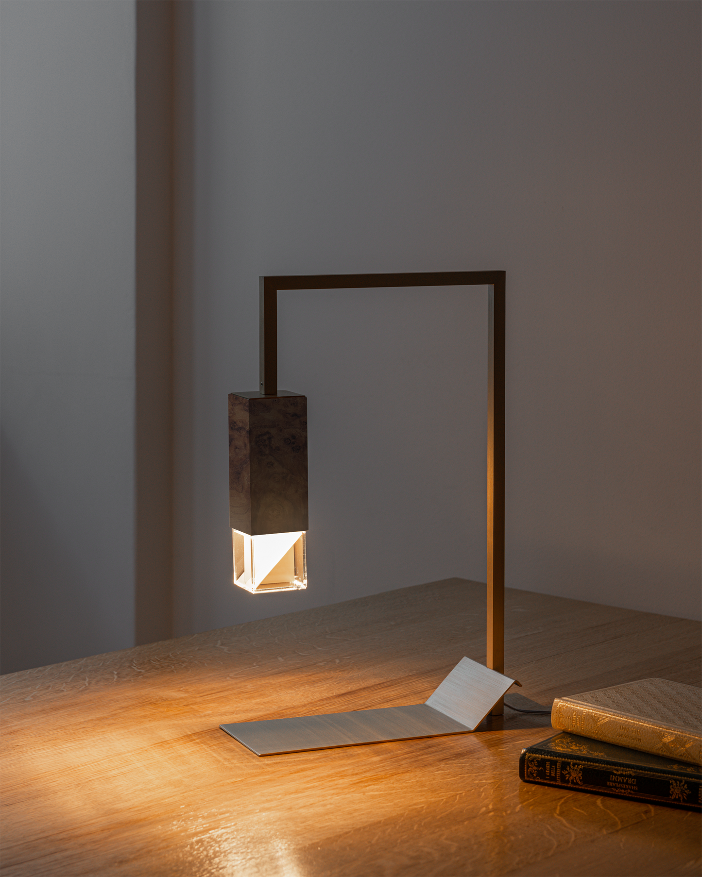 Lamp/ Two Wood Revamp 02 sideview on