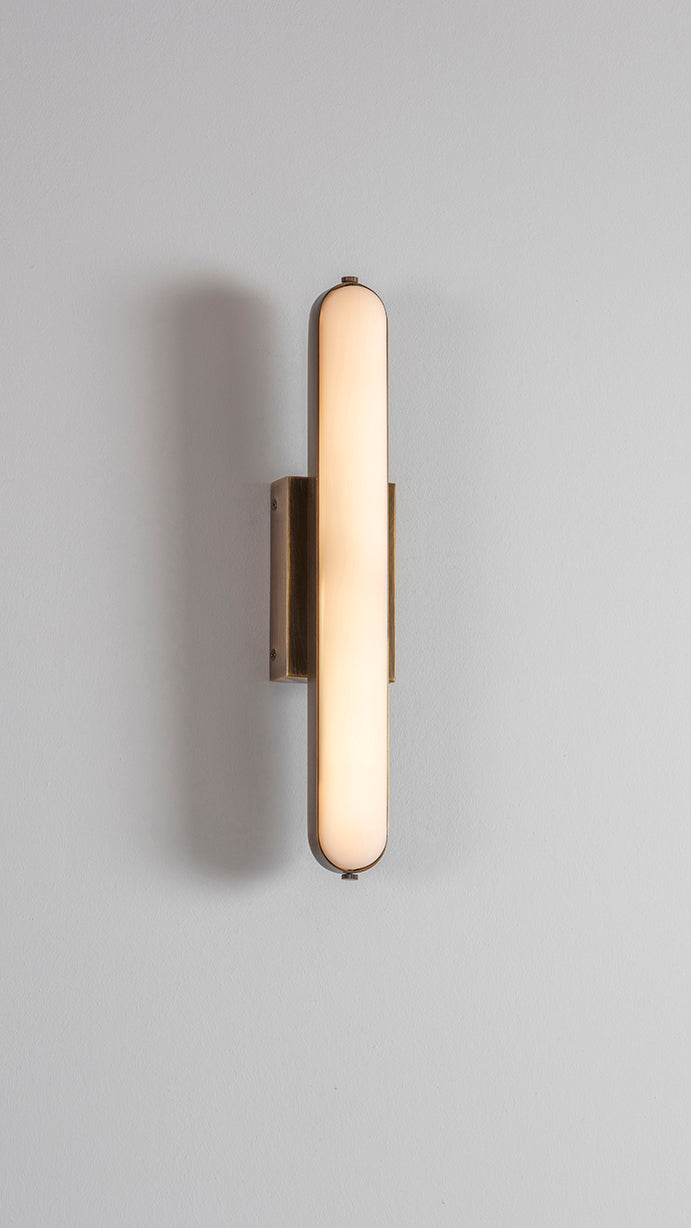 Stadium Wall Light bronze, front view on.