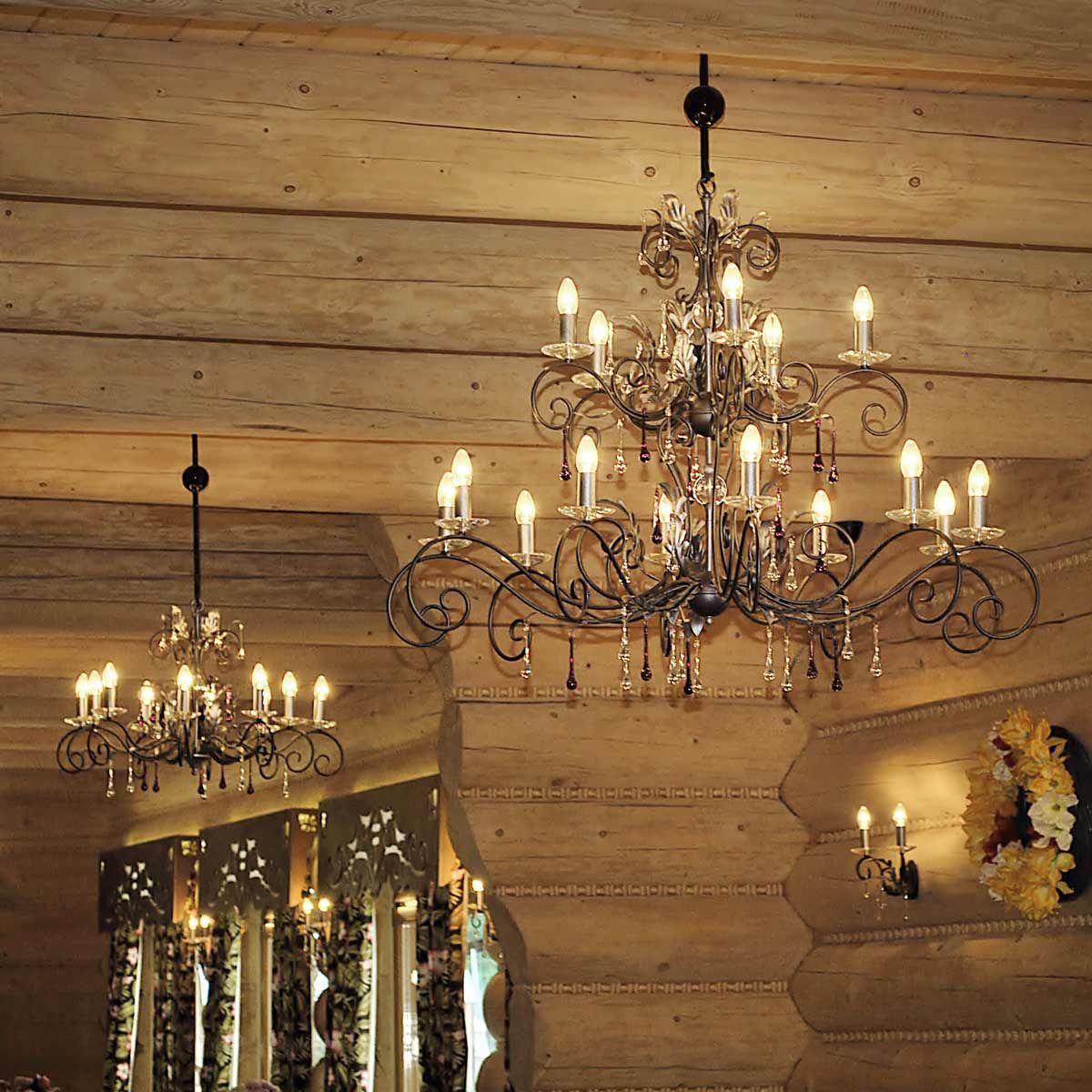 Amarilli Light Chandelier in Bronze with Gold Patina