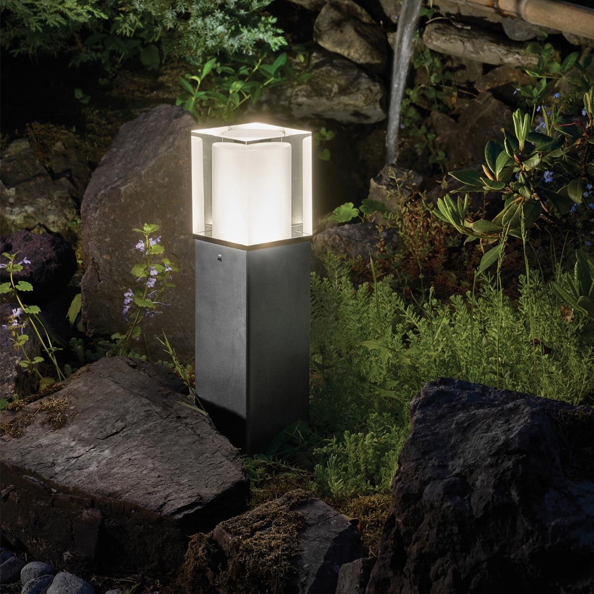 Arendal Medium Bollard in Black
