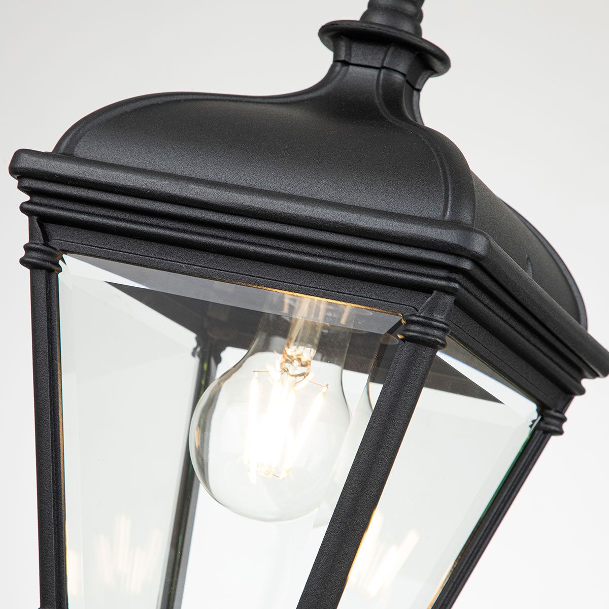 Bayview Light Medium Chain Lantern in Black