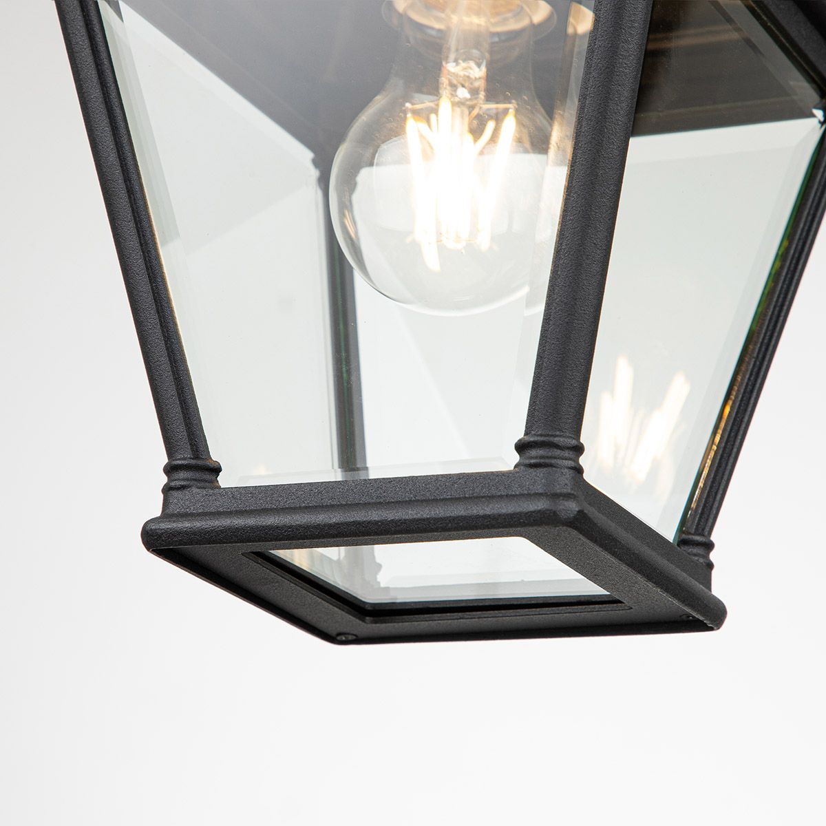 Bayview Light Medium Chain Lantern in Black