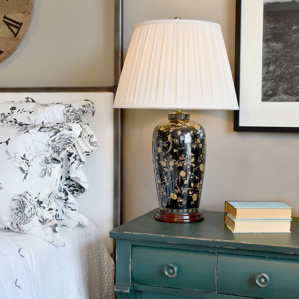 Black Birds Light Table Lamp in Black and Gold with Cream Shade