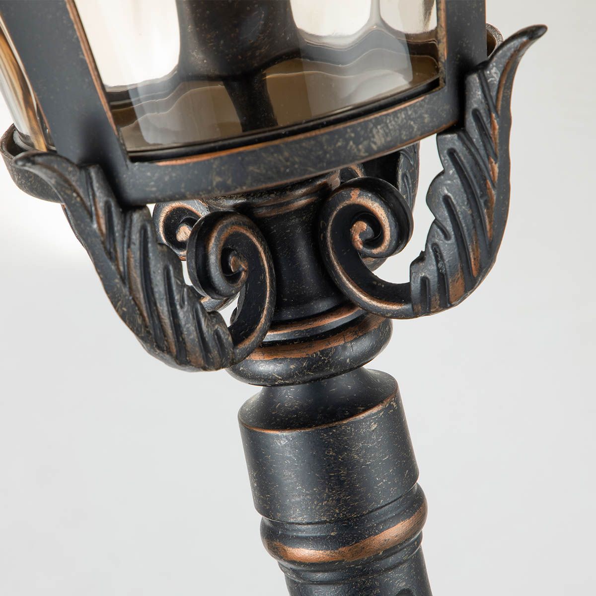 Baltimore Light Medium Pillar in Weathered Bronze