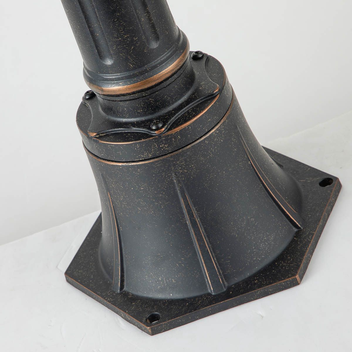 Baltimore Light Medium Pillar in Weathered Bronze