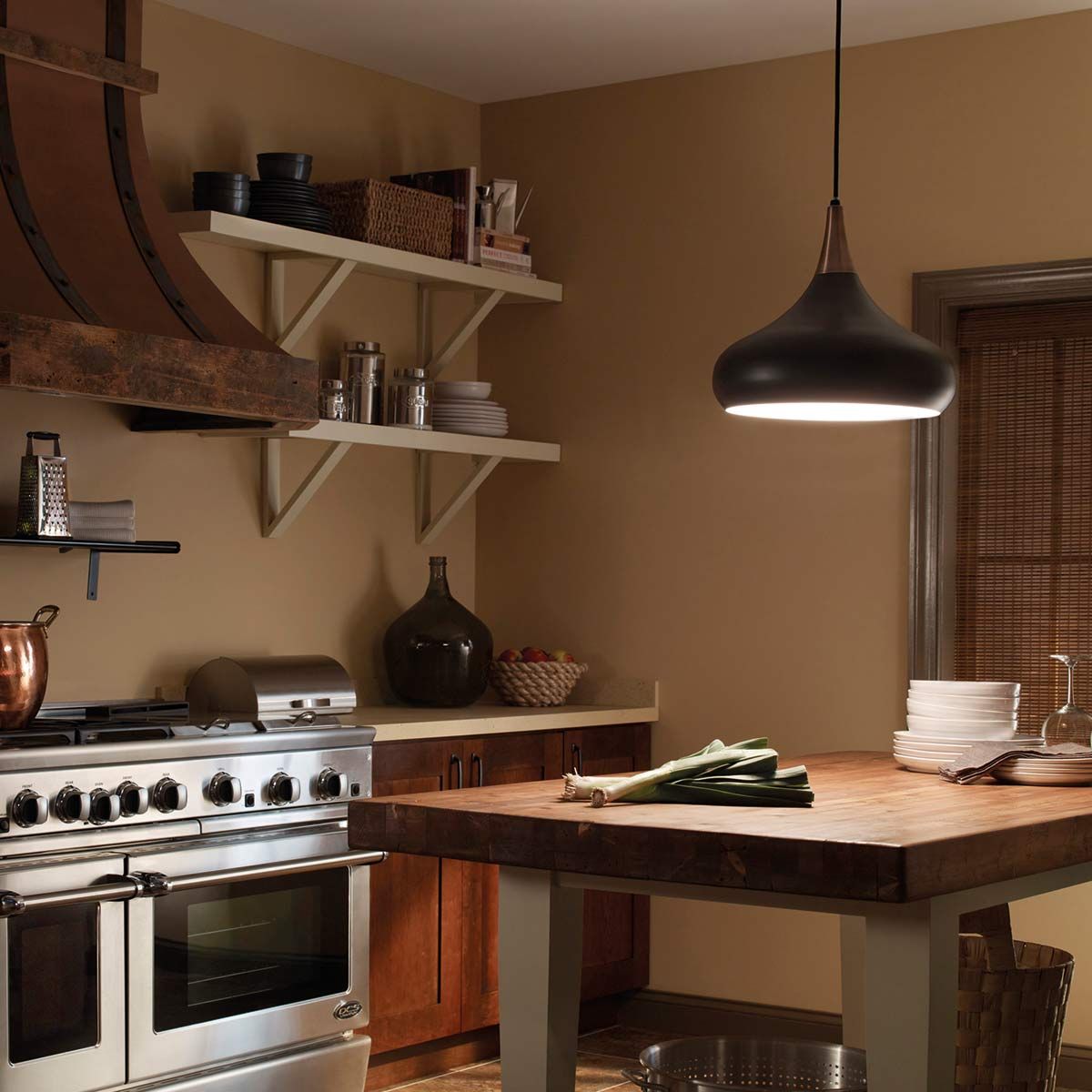 Beso Light Medium Pendant in Dark Bronze