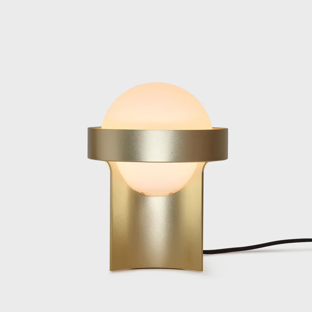 Large Loop Table Lamp with Sphere IV Brass still 1