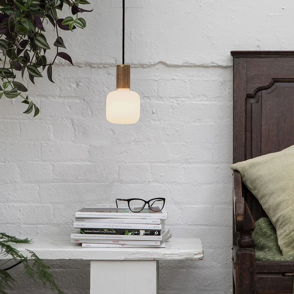Oblo Pendant light Lifestyle