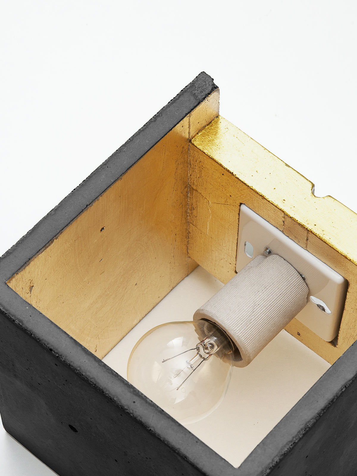[B3] Dark Wall Light Cubic still 8