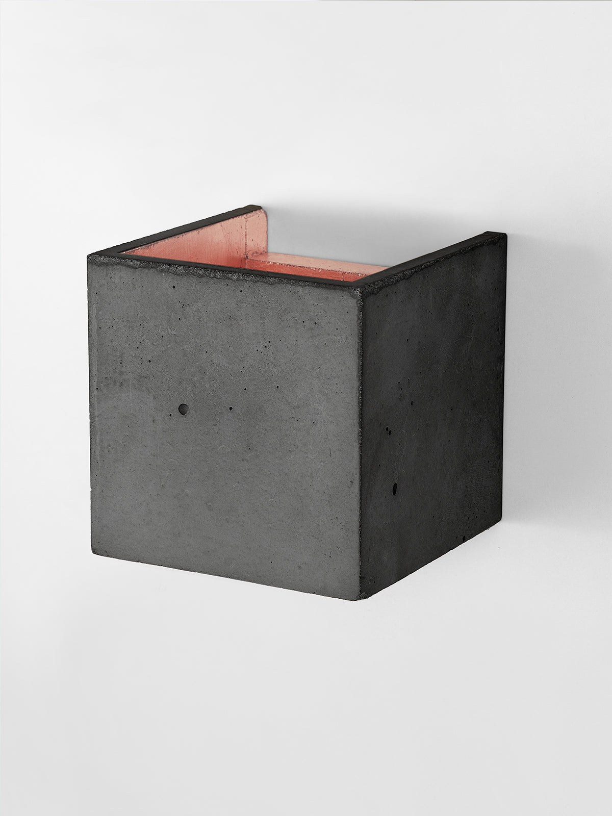 [B3] Dark Wall Light Cubic still 3