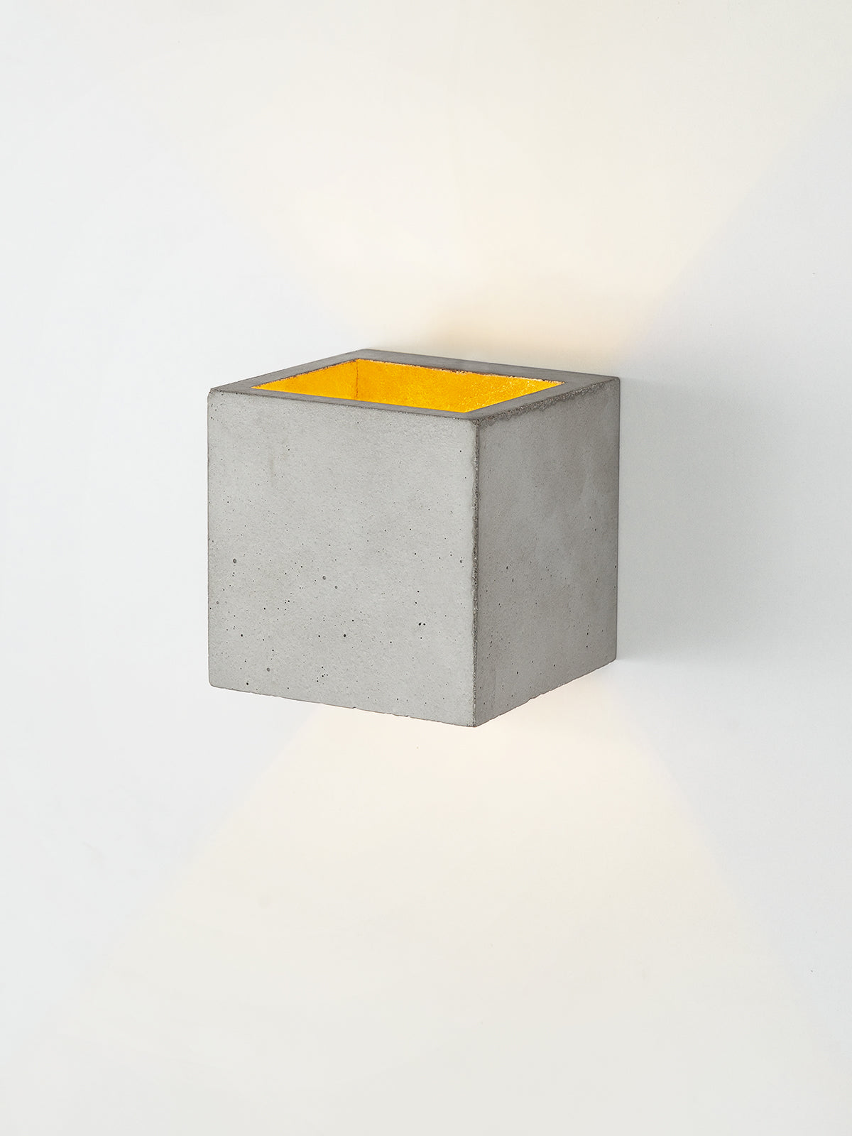 [B9] Wall Light Cubic Small still 2