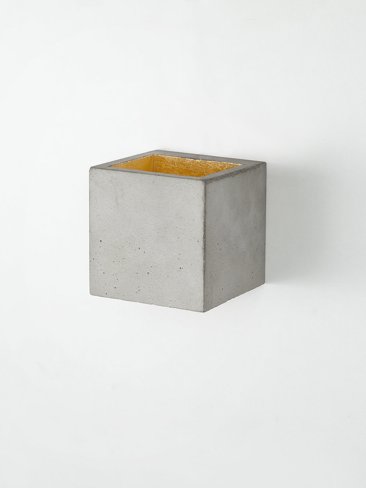 [B9] Wall Light Cubic Small still 1