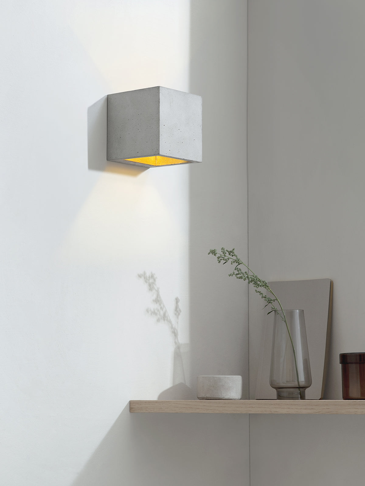 [B9] Wall Light Cubic Small still 6