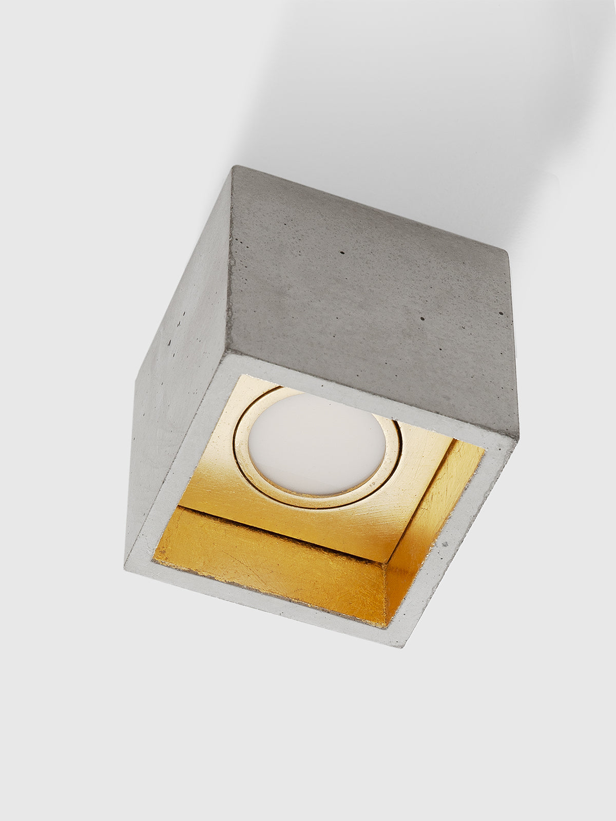 [B7] Ceiling Spot Cubic still 2