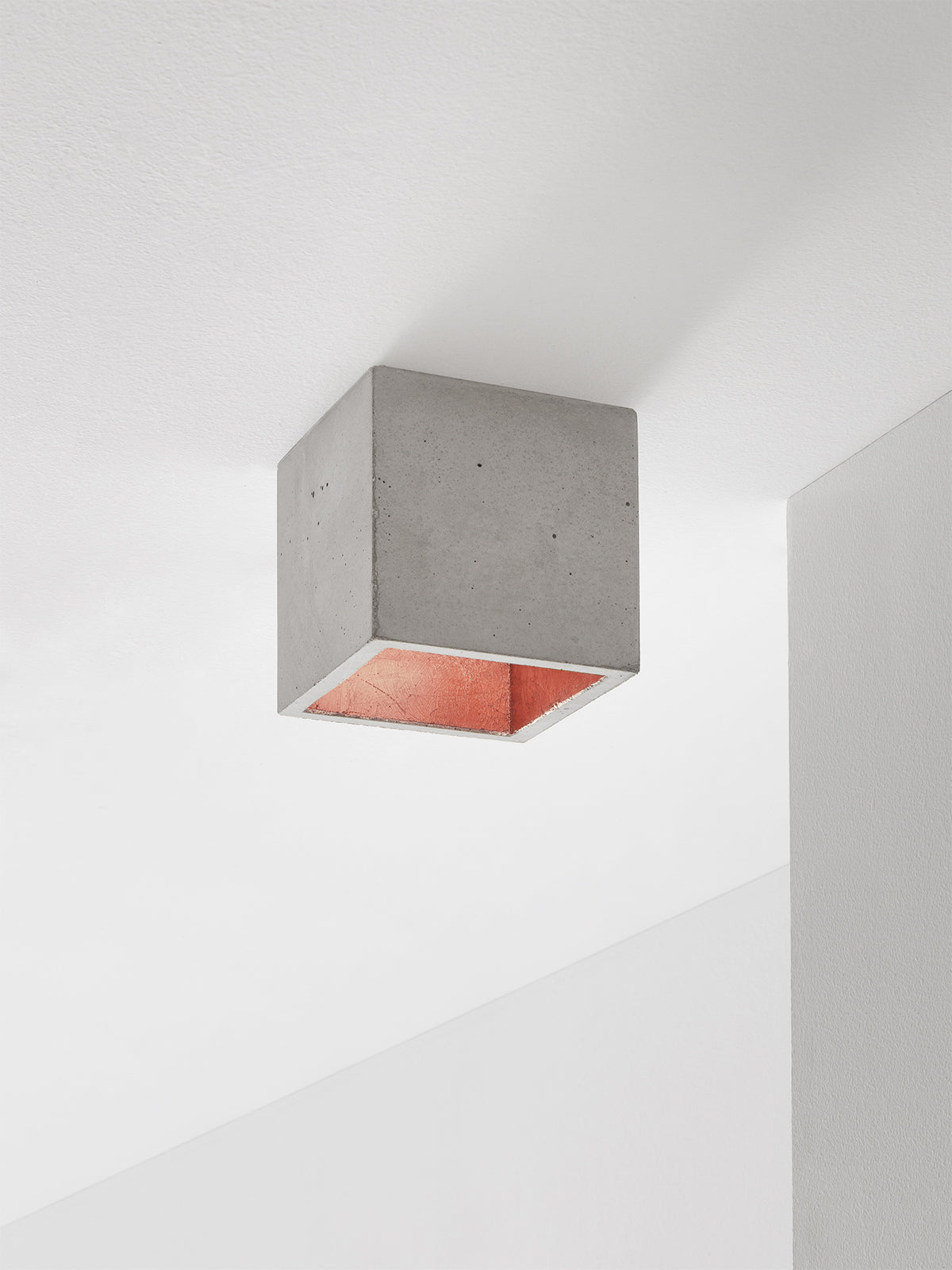 [B7] Ceiling Spot Cubic still 6