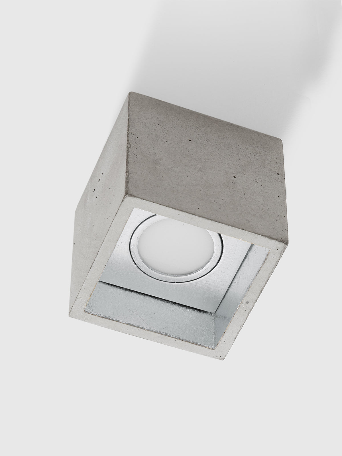 [B7] Ceiling Spot Cubic still 1