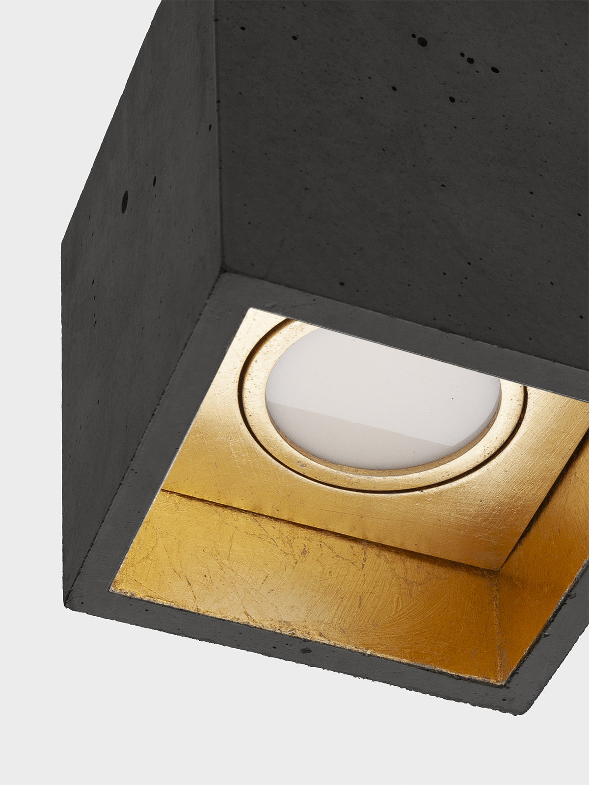 [B7] Dark Ceiling Spot Cubic still 9