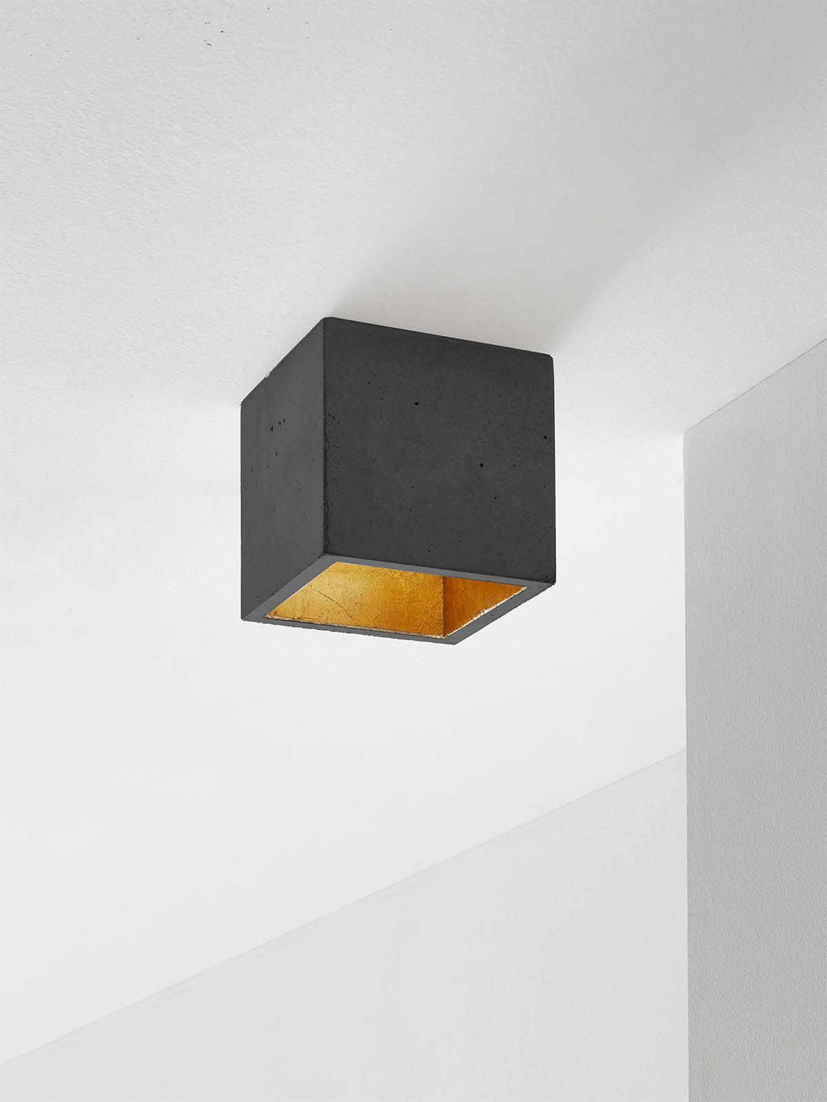 [B7] Dark Ceiling Spot Cubic still 5