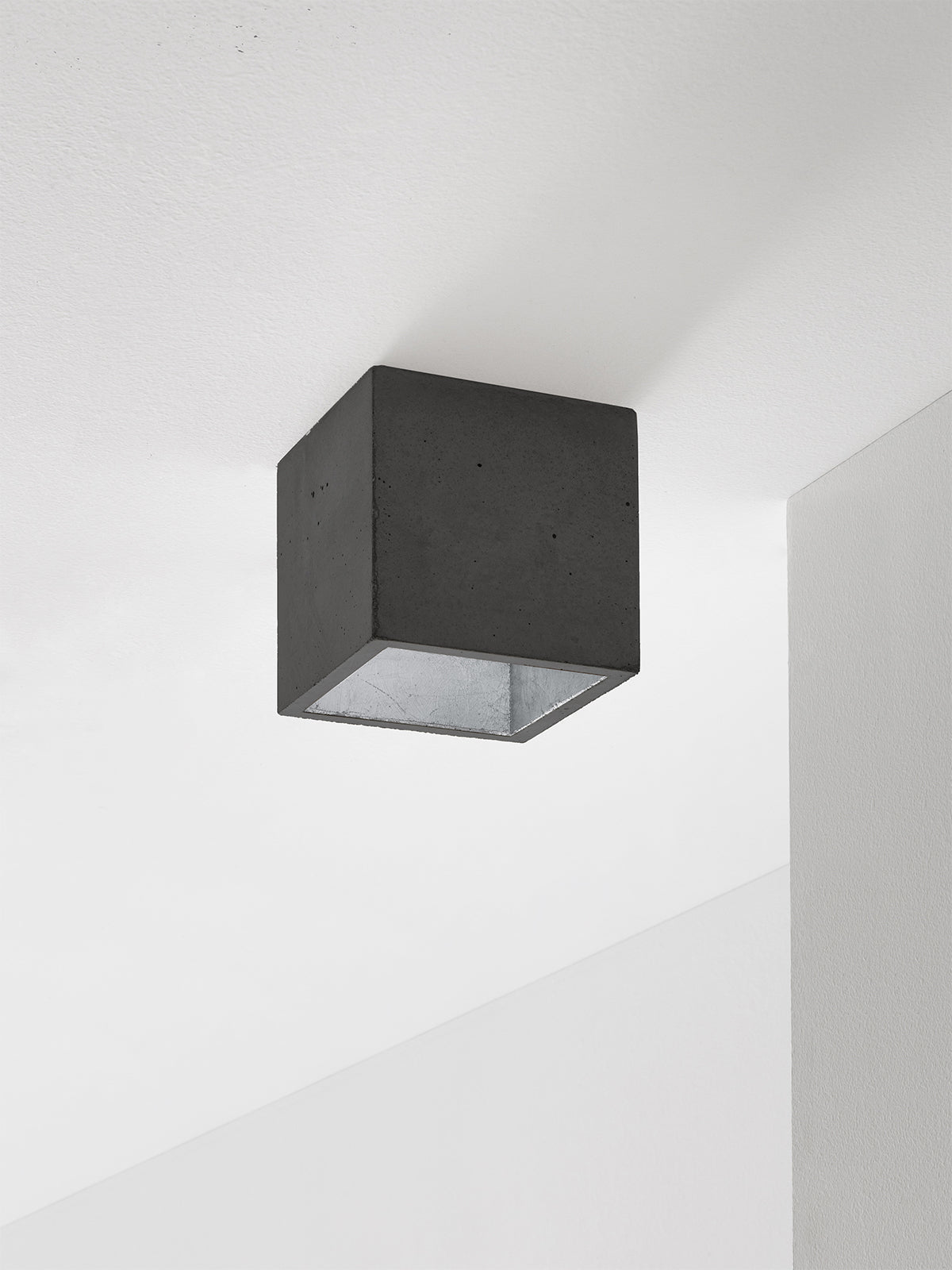 [B7] Dark Ceiling Spot Cubic still 6