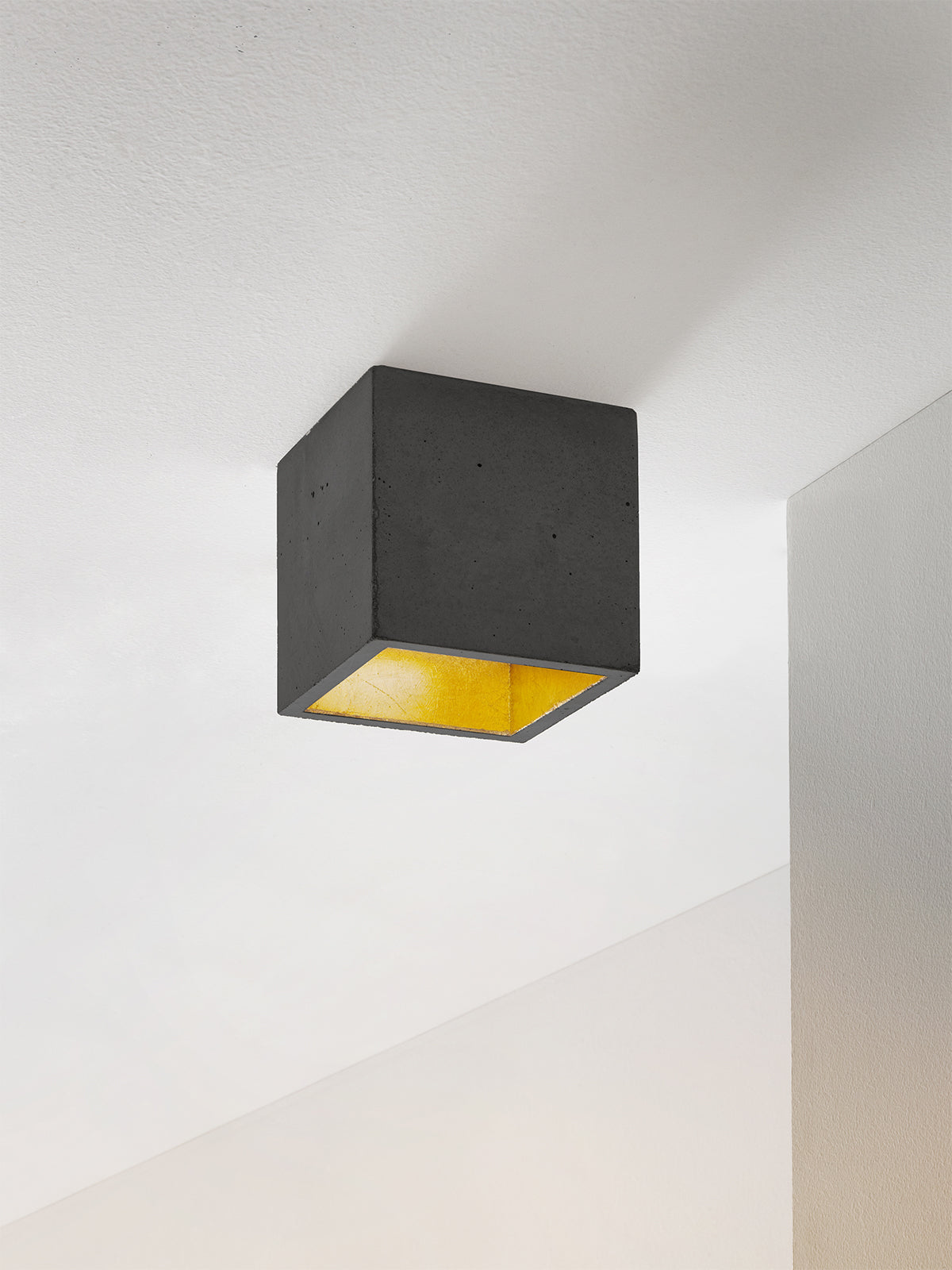 [B7] Dark Ceiling Spot Cubic still 10