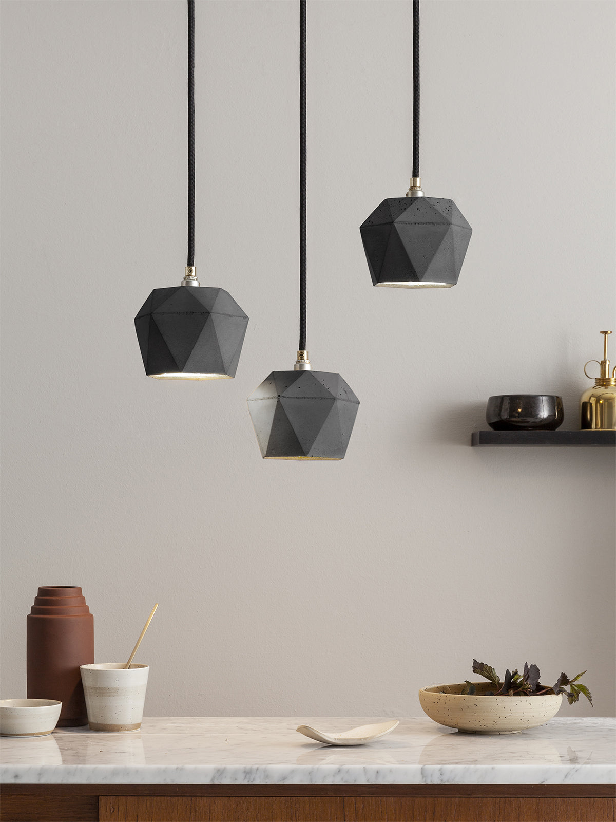 [T2] Bundle- Dark Pendant Light Triangle still 10