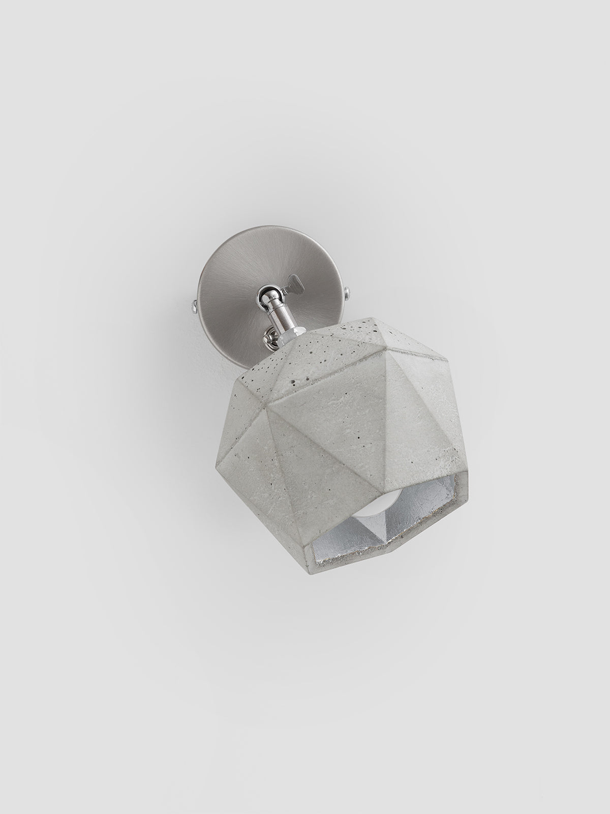 [T2] Spot- Wall Light Triangle still 4