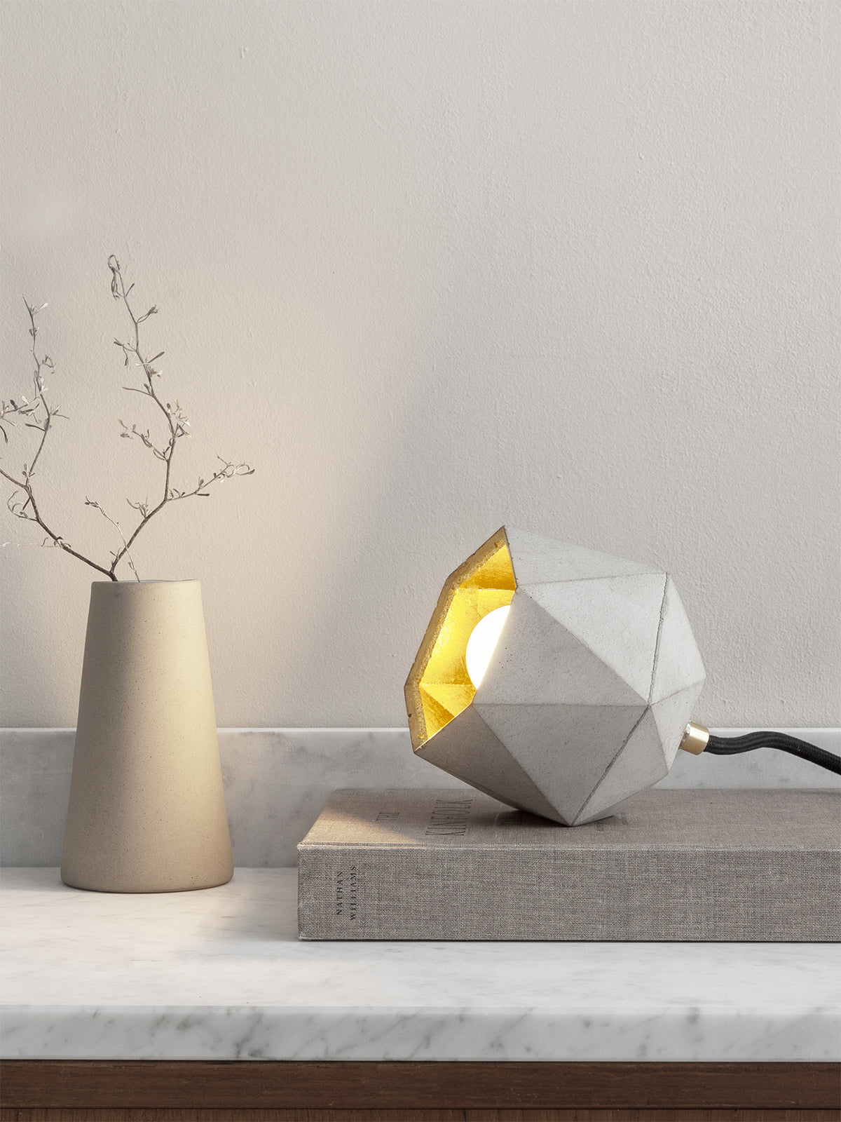 [T2] Up- Table Light Triangle still 3