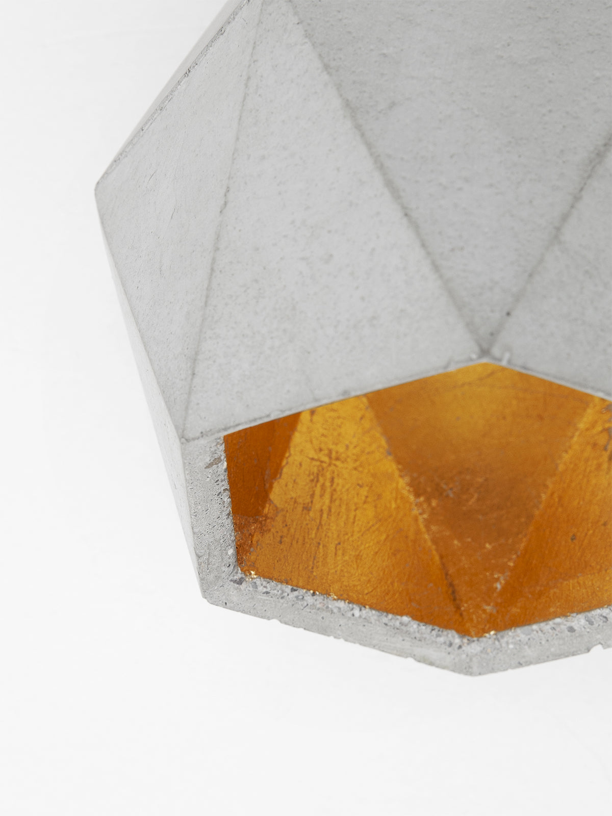 [T2] Up- Table Light Triangle still 4