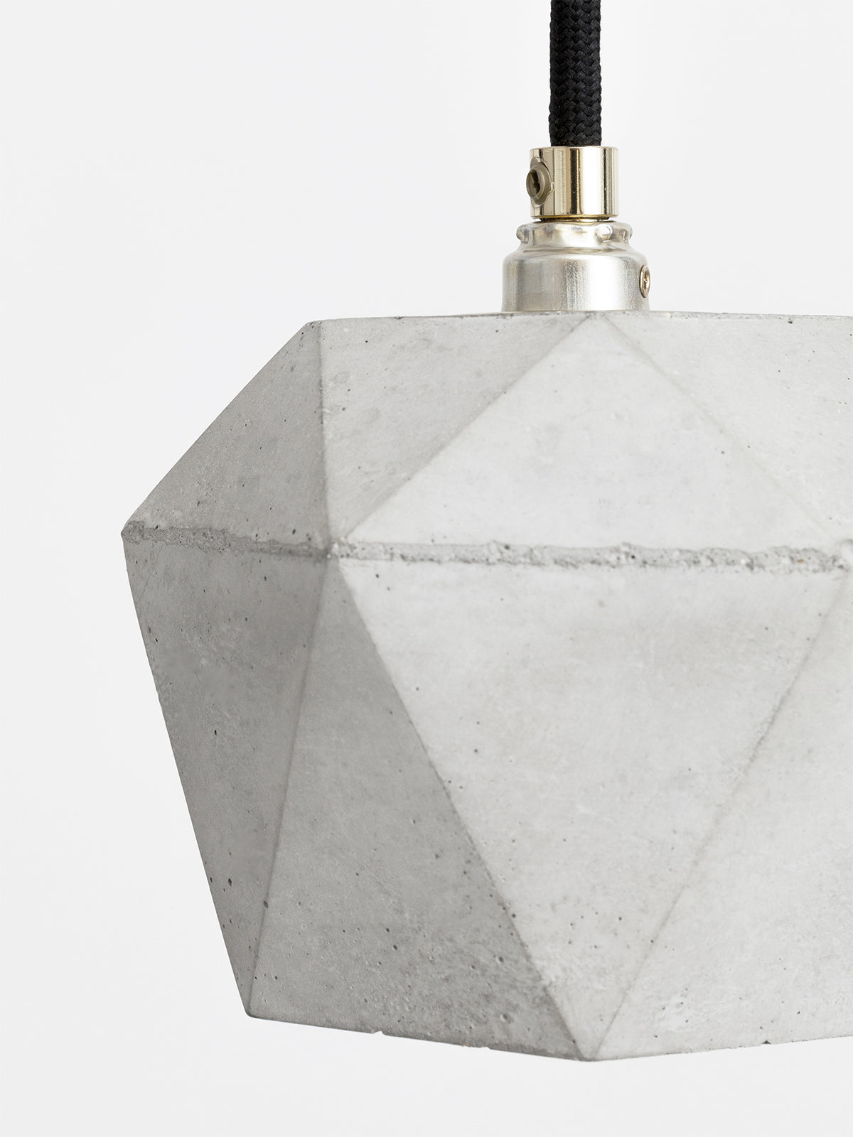 [T2] Up- Table Light Triangle still 5