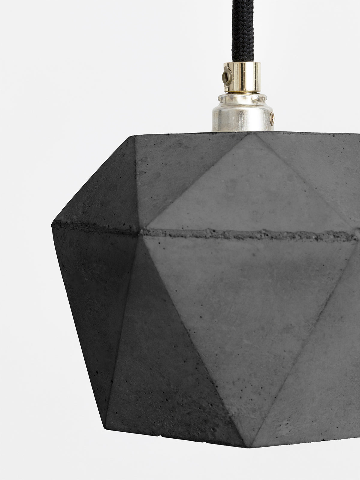 [T2] Up- Dark Table Light Triangle still 5