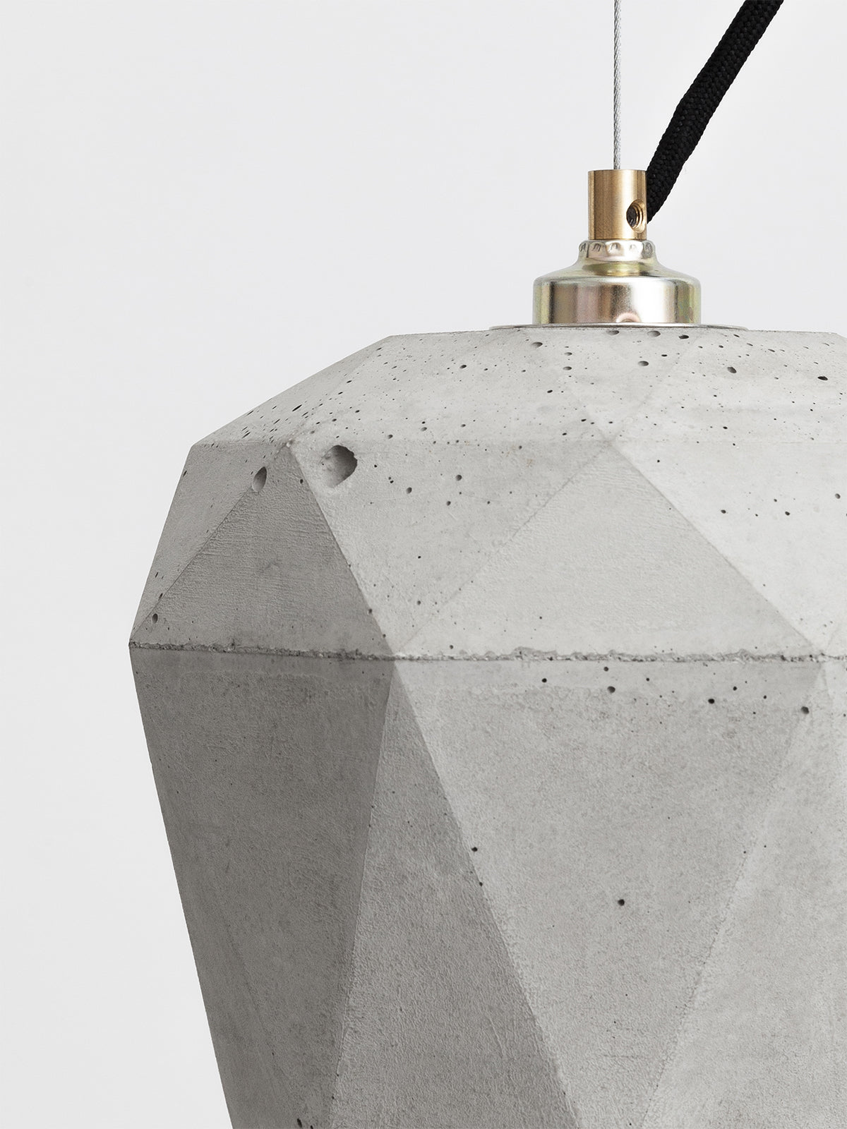 [T3] Pendant Light Triangle still 3