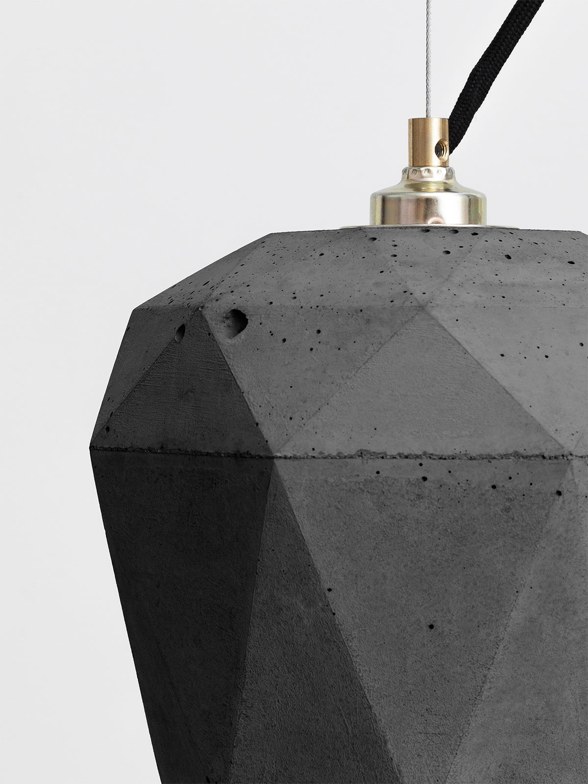 [T3] Dark Pendant Light Triangle still 4
