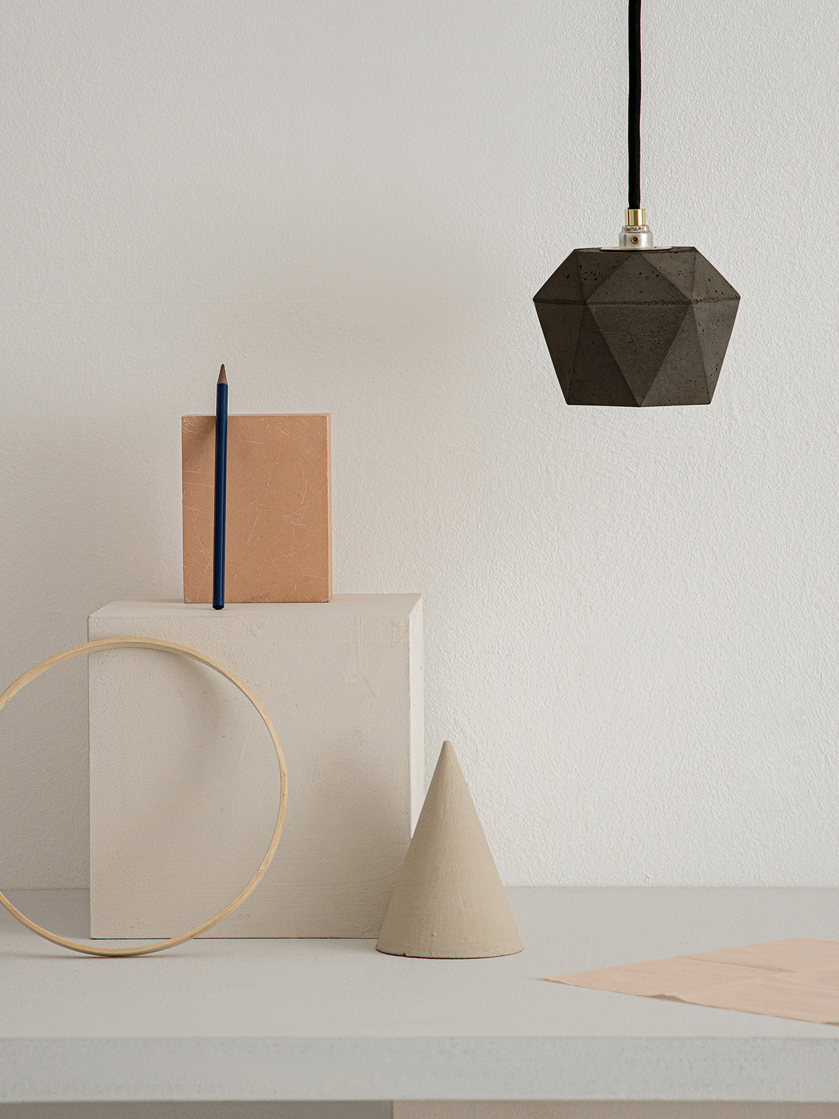 [T2] Dark Pendant Light Triangle still 9