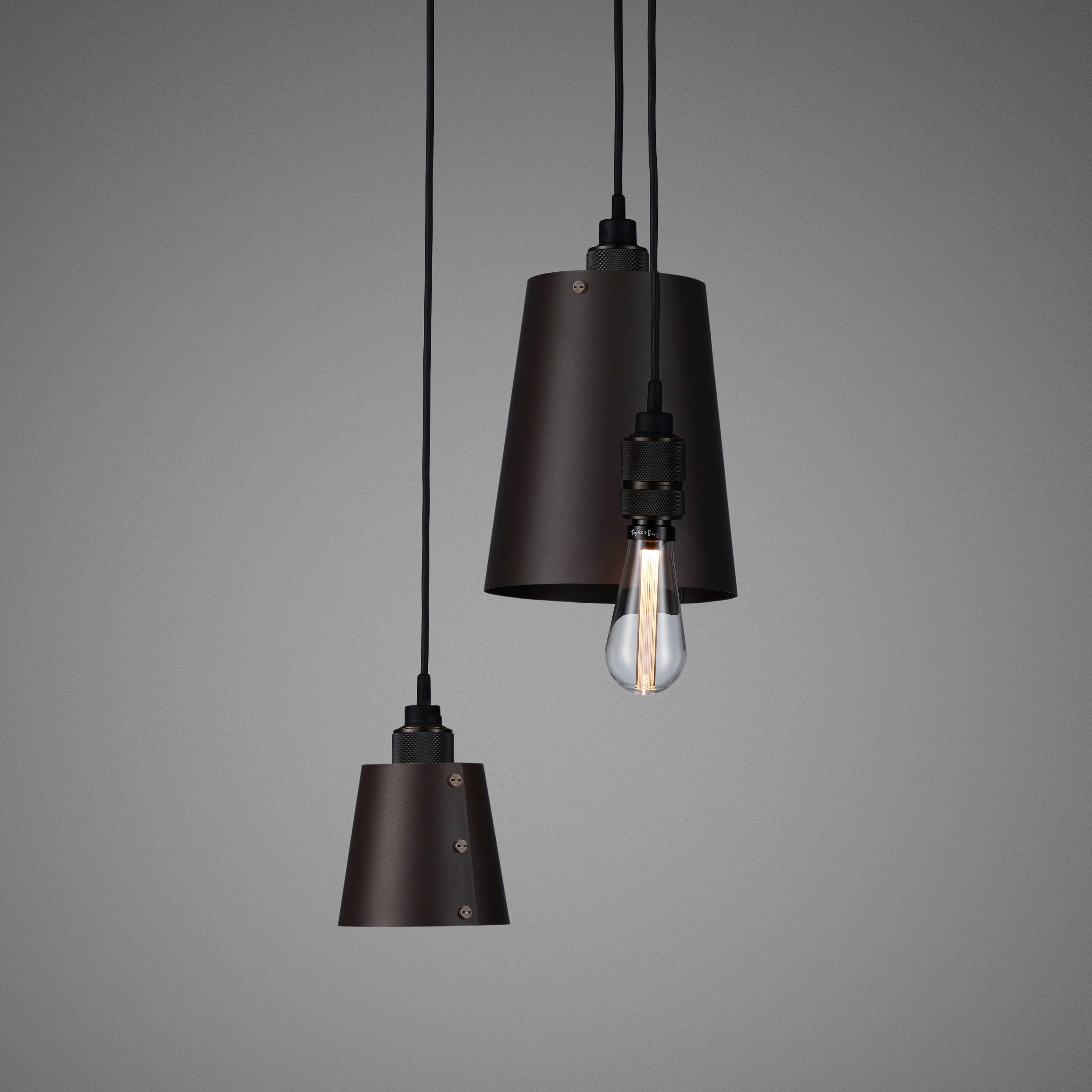 Smoked bronze Hooked 3.0 Mix / Graphite Pendant Celling light close up 