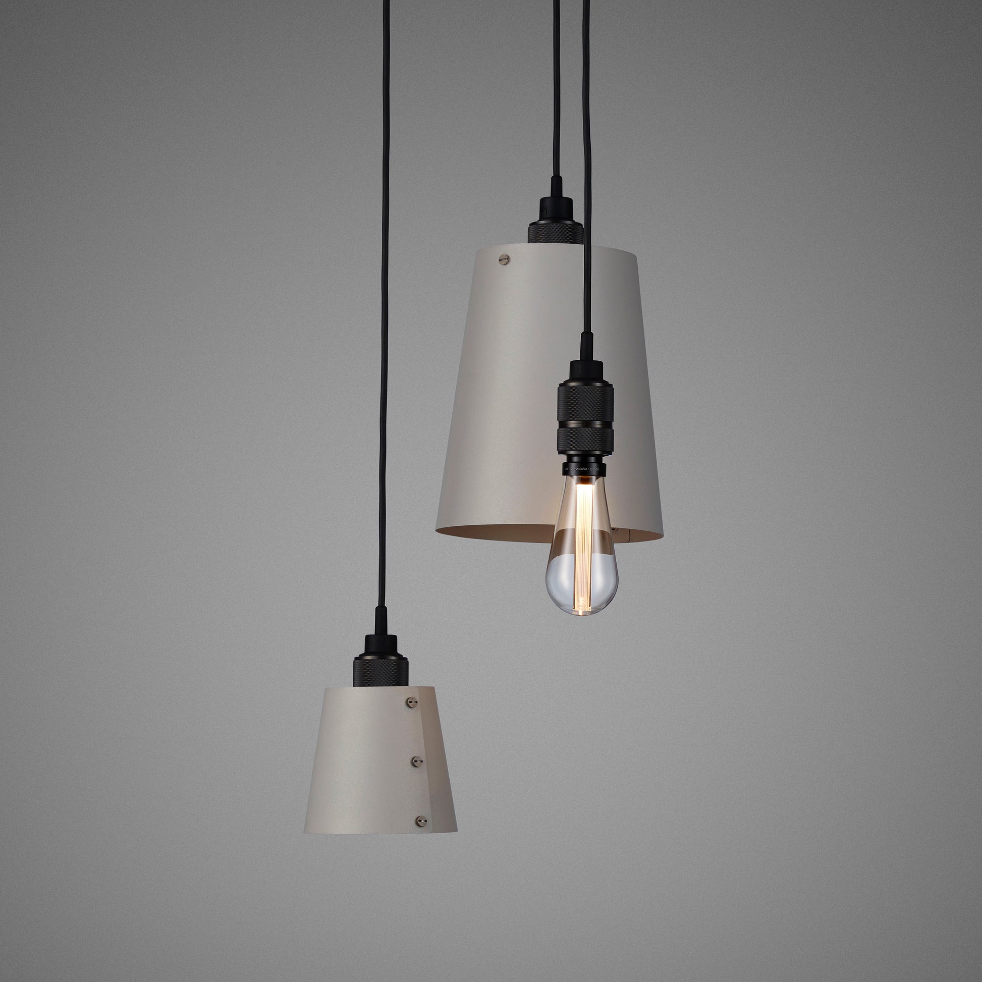 Smoked Bronze Hooked 3.0 Mix / Stone Pendant Celling light close up