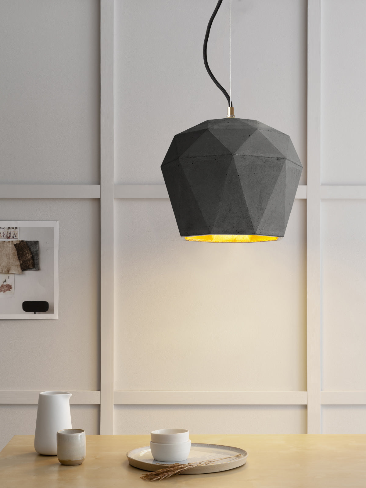 [T4] Dark Pendant Light Triangle  Big still 9