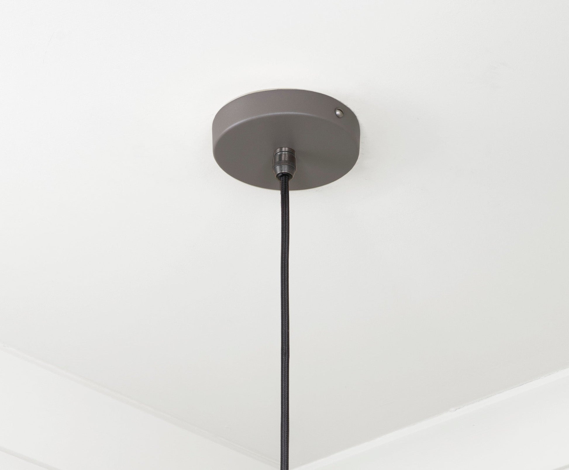Smooth Brass Frankley Pendant Light Bluff, close up view of fitting and cable.