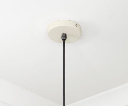 Smooth Brass Frankley Pendant Light Teasel, close up view of fitting and cable.