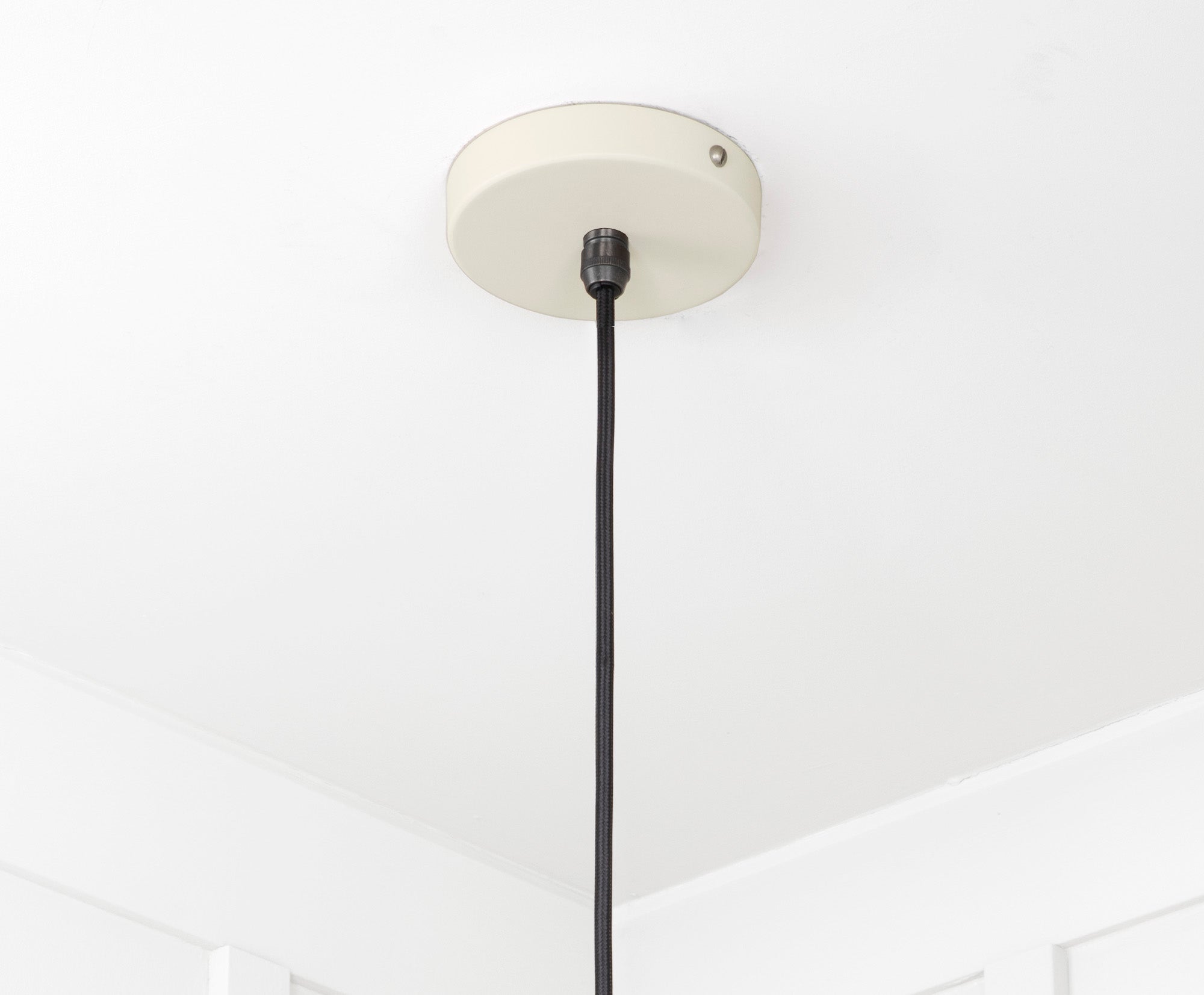 Smooth Brass Flora Pendant Light Teasel, close up view of fitting and cable.