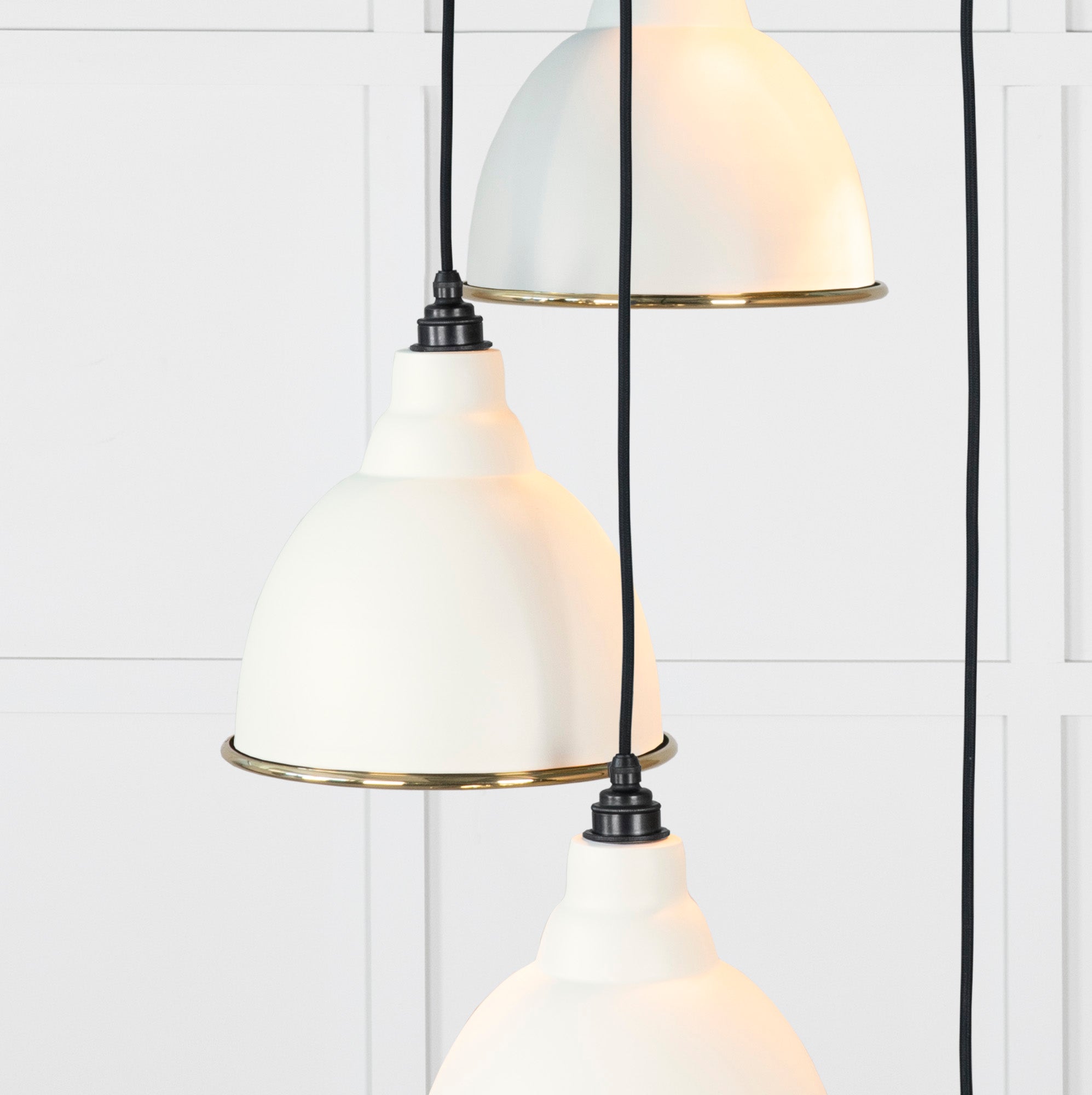 Smooth Brass Brindley Cluster Pendant Light Teasel, Underside.