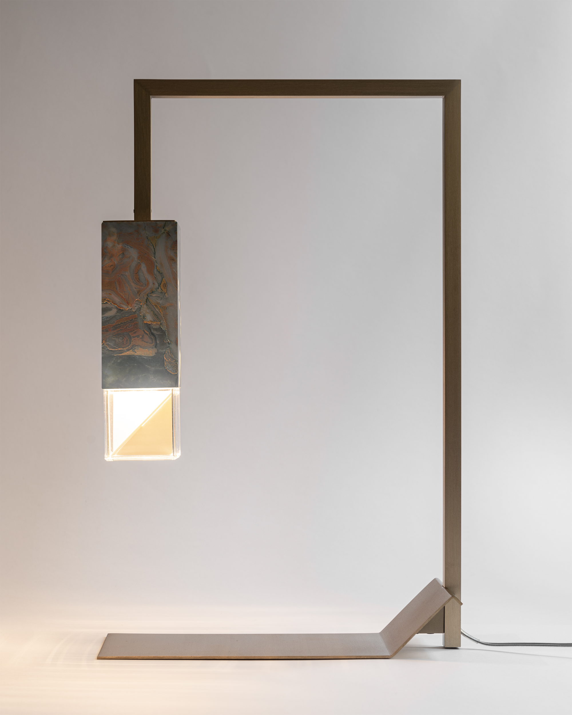 Lamp/ Two Marble Revamp 02 sideview on