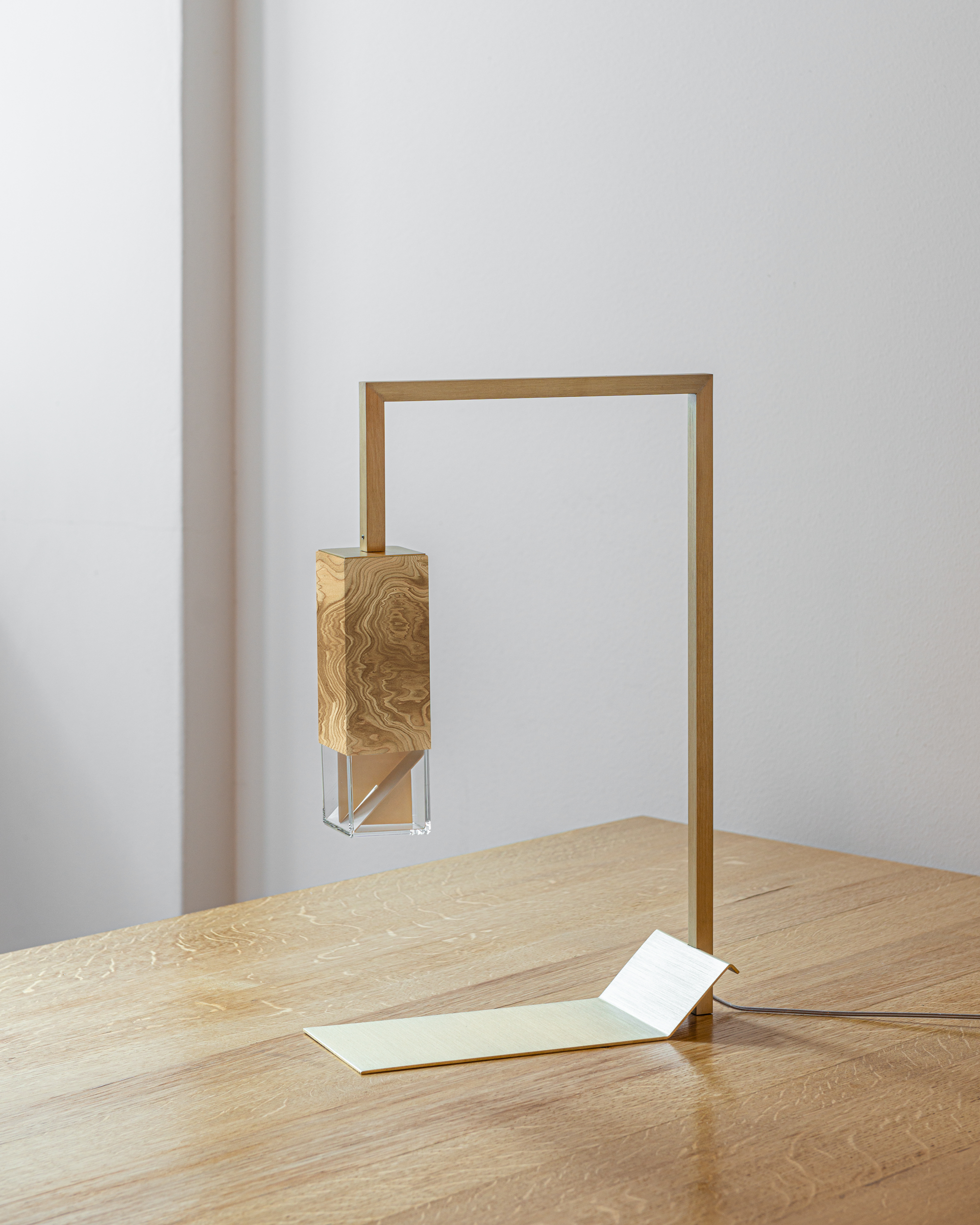 Lamp/ Two Wood Revamp 01 side profile off