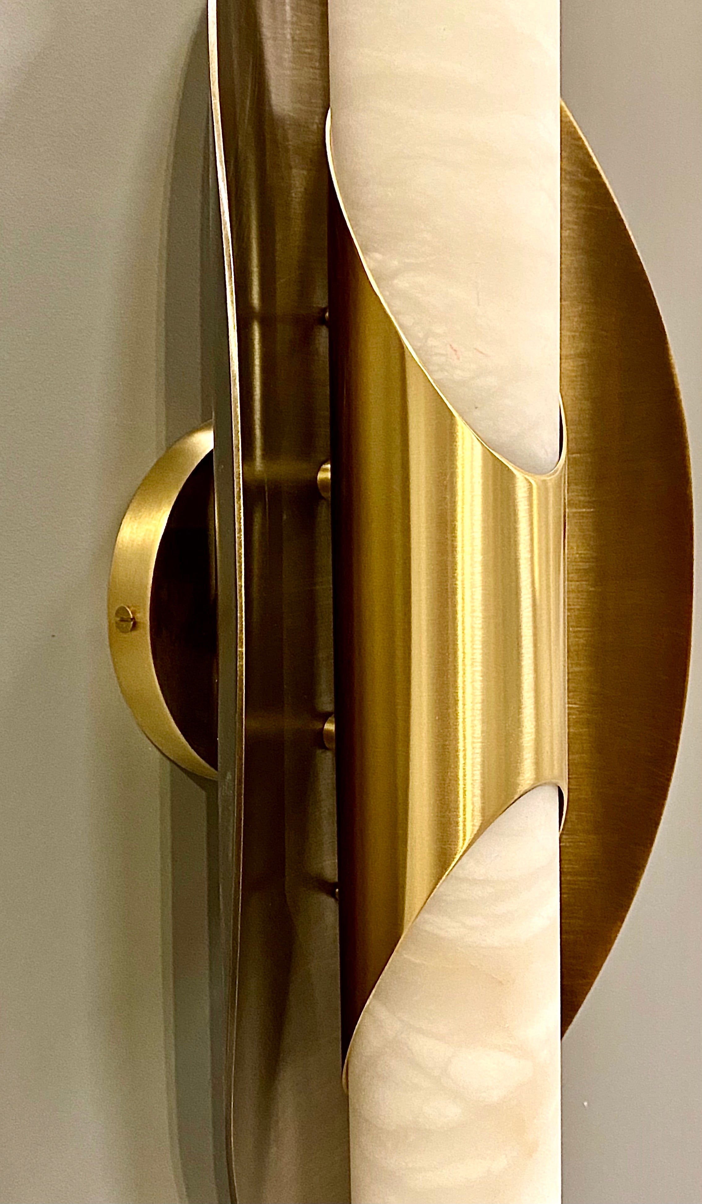 Manta Wall Light Close up