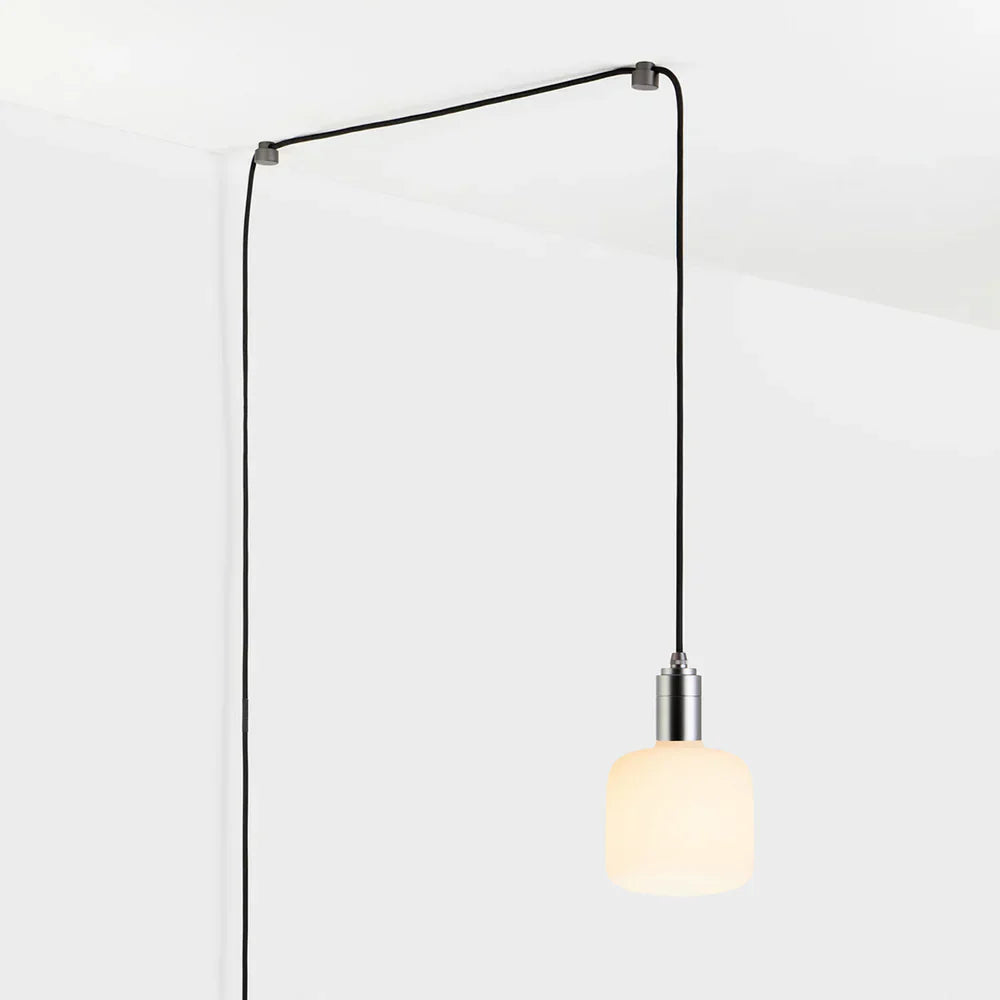 Oblo plug in Pendant Graphite still 1