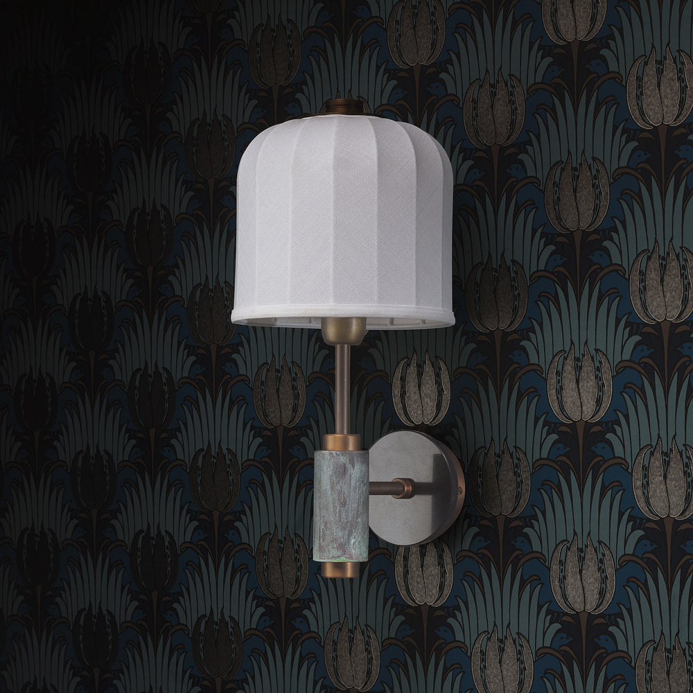 Reynard Wall Light