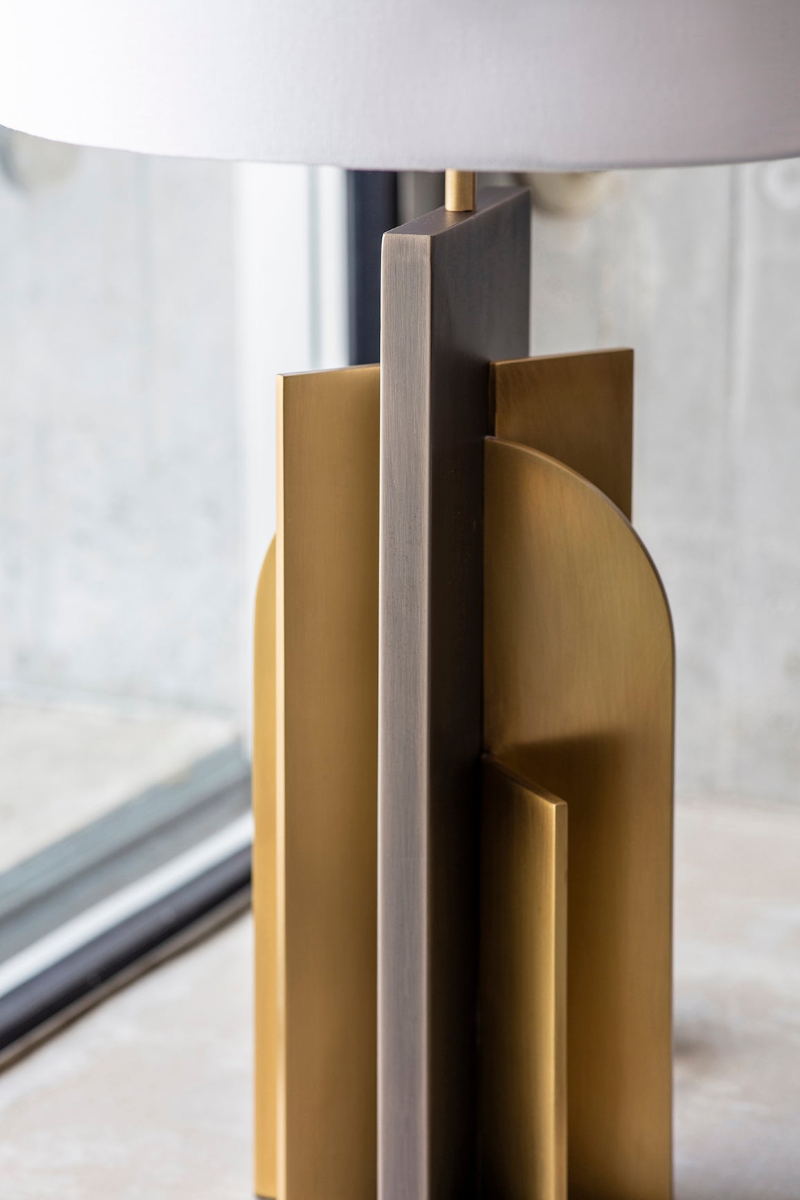 Icon Table Lamp detailed view 